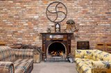 https://images.listonce.com.au/custom/160x/listings/1-wills-street-castlemaine-vic-3450/787/01990787_img_21.jpg?3gxqxt3HH3U
