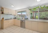 https://images.listonce.com.au/custom/160x/listings/1-wongala-way-mooroolbark-vic-3138/140/01638140_img_09.jpg?9fenZEbSwA4