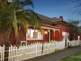 https://images.listonce.com.au/custom/160x/listings/1-york-street-st-kilda-west-vic-3182/138/01087138_img_03.jpg?Al7xtIj2mYA