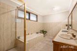 https://images.listonce.com.au/custom/160x/listings/10-12-curry-road-park-orchards-vic-3114/991/01987991_img_10.jpg?EeuJ5W6cBbs