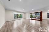 https://images.listonce.com.au/custom/160x/listings/10-abelia-street-forest-hill-vic-3131/863/01973863_img_07.jpg?sD2SUgf2tRI