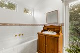 https://images.listonce.com.au/custom/160x/listings/10-albion-crescent-greensborough-vic-3088/113/01916113_img_09.jpg?YFVLnpVLL5I