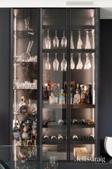 https://images.listonce.com.au/custom/160x/listings/10-alexander-street-brighton-east-vic-3187/007/01904007_img_17.jpg?vyu7vmK43tQ