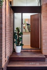 https://images.listonce.com.au/custom/160x/listings/10-anaba-court-mooroolbark-vic-3138/658/01703658_img_02.jpg?gNGBXidnhbk