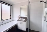 https://images.listonce.com.au/custom/160x/listings/10-anchorage-way-leopold-vic-3224/918/01747918_img_11.jpg?DdBknsvAh4k