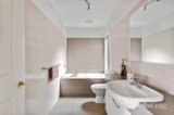 https://images.listonce.com.au/custom/160x/listings/10-anstee-grove-bentleigh-vic-3204/567/01796567_img_05.jpg?1cjF35MESm4