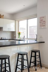 https://images.listonce.com.au/custom/160x/listings/10-anstee-grove-bentleigh-vic-3204/567/01796567_img_11.jpg?X7YhI1fimuw