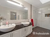 https://images.listonce.com.au/custom/160x/listings/10-biak-place-croydon-north-vic-3136/652/01525652_img_06.jpg?LlEy1y-9MSE