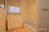 https://images.listonce.com.au/custom/160x/listings/10-cambridge-street-wendouree-vic-3355/085/01978085_img_07.jpg?sEKYEzijcHc