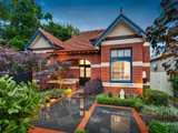 https://images.listonce.com.au/custom/160x/listings/10-canterbury-road-camberwell-vic-3124/049/00829049_img_02.jpg?2U5cKX9oJFM