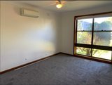 https://images.listonce.com.au/custom/160x/listings/10-chicago-street-maribyrnong-vic-3032/984/01738984_img_12.jpg?p9l6Bd_RHk4