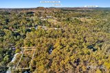 https://images.listonce.com.au/custom/160x/listings/10-connells-gully-road-daylesford-vic-3460/092/01927092_img_07.jpg?yKkpzQsJQgo