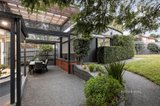 https://images.listonce.com.au/custom/160x/listings/10-cranwell-avenue-strathmore-vic-3041/772/01391772_img_13.jpg?3kRMO2zDfzI