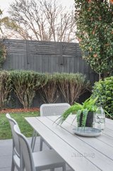 https://images.listonce.com.au/custom/160x/listings/10-derry-street-bentleigh-east-vic-3165/801/01532801_img_13.jpg?zMfZ7EreSQE