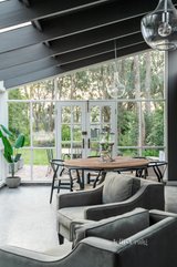 https://images.listonce.com.au/custom/160x/listings/10-eva-street-research-vic-3095/090/01426090_img_11.jpg?1lbz4lN458o