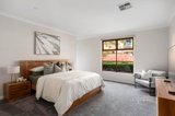 https://images.listonce.com.au/custom/160x/listings/10-fairdell-crescent-hurstbridge-vic-3099/730/01605730_img_05.jpg?HSYpnuHVLyI