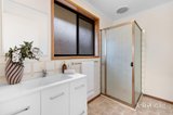 https://images.listonce.com.au/custom/160x/listings/10-felicia-grove-forest-hill-vic-3131/802/01979802_img_08.jpg?rpSSLPPogkw