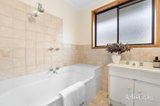 https://images.listonce.com.au/custom/160x/listings/10-felicia-grove-forest-hill-vic-3131/802/01979802_img_11.jpg?xjhRRYcflQo