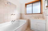 https://images.listonce.com.au/custom/160x/listings/10-felicia-grove-forest-hill-vic-3131/916/01740916_img_07.jpg?3hNsOsQT3PQ
