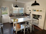 https://images.listonce.com.au/custom/160x/listings/10-fifth-street-hepburn-springs-vic-3461/351/01701351_img_06.jpg?bZXL_330OUU
