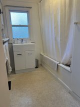 https://images.listonce.com.au/custom/160x/listings/10-fifth-street-hepburn-springs-vic-3461/351/01701351_img_13.jpg?JmpFrEC_t4E