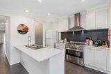 https://images.listonce.com.au/custom/160x/listings/10-five-mile-way-woodend-vic-3442/631/01135631_img_04.jpg?jsnPCh4co24