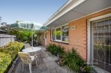 https://images.listonce.com.au/custom/160x/listings/10-folkestone-road-glen-waverley-vic-3150/676/01596676_img_09.jpg?vHEENR-F4nA