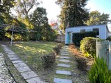 https://images.listonce.com.au/custom/160x/listings/10-glenora-avenue-croydon-vic-3136/256/01938256_img_15.jpg?YsHQcOO_4fE