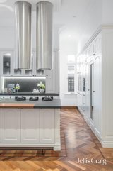 https://images.listonce.com.au/custom/160x/listings/10-gowar-avenue-camberwell-vic-3124/555/01769555_img_08.jpg?t4nPK_pVycc