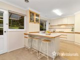 https://images.listonce.com.au/custom/160x/listings/10-greenwood-lane-mooroolbark-vic-3138/704/01525704_img_07.jpg?oqpcBkUL45Q