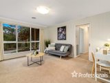 https://images.listonce.com.au/custom/160x/listings/10-greenwood-lane-mooroolbark-vic-3138/704/01525704_img_08.jpg?ZCvQ97qRdvw