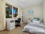 https://images.listonce.com.au/custom/160x/listings/10-greenwood-lane-mooroolbark-vic-3138/704/01525704_img_10.jpg?JhZivDTRkMg