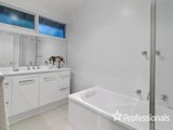 https://images.listonce.com.au/custom/160x/listings/10-greenwood-lane-mooroolbark-vic-3138/704/01525704_img_13.jpg?qoFnciSXPvw