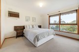 https://images.listonce.com.au/custom/160x/listings/10-grimsby-court-doncaster-east-vic-3109/103/00323103_img_07.jpg?Snoq7MjFc68
