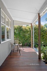 https://images.listonce.com.au/custom/160x/listings/10-harker-street-healesville-vic-3777/090/01612090_img_10.jpg?HSjKDjp5Rik