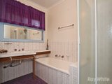 https://images.listonce.com.au/custom/160x/listings/10-hector-court-glen-waverley-vic-3150/687/01658687_img_05.jpg?QtvawDSJNm8