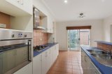 https://images.listonce.com.au/custom/160x/listings/10-hester-walk-macleod-vic-3085/453/00903453_img_05.jpg?YW0fi_ICllM