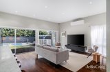 https://images.listonce.com.au/custom/160x/listings/10-holyrood-street-hampton-vic-3188/673/01741673_img_07.jpg?rm1yfL6kuoY