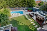https://images.listonce.com.au/custom/160x/listings/10-holyrood-street-hampton-vic-3188/673/01741673_img_16.jpg?B2mbhSJRmiM