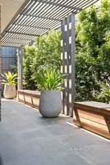 https://images.listonce.com.au/custom/160x/listings/10-honour-avenue-lilydale-vic-3140/626/01650626_img_26.jpg?VTdue3Asw8k