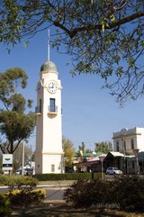 https://images.listonce.com.au/custom/160x/listings/10-jones-court-woodend-vic-3442/296/01898296_img_03.jpg?Xyx2crUcA6Q