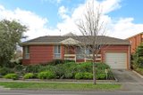 https://images.listonce.com.au/custom/160x/listings/10-lakeside-boulevard-rowville-vic-3178/134/01725134_img_09.jpg?eiL89U8C-Vw