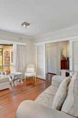 https://images.listonce.com.au/custom/160x/listings/10-lloyd-street-balwyn-north-vic-3104/289/00159289_img_04.jpg?P12B8JRMBTc