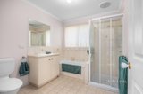 https://images.listonce.com.au/custom/160x/listings/10-maldon-terrace-forest-hill-vic-3131/414/01542414_img_06.jpg?xDObcPWC73Y