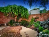 https://images.listonce.com.au/custom/160x/listings/10-martin-street-south-melbourne-vic-3205/006/01088006_img_04.jpg?2qaB4pdQOAA