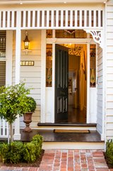 https://images.listonce.com.au/custom/160x/listings/10-mcgregor-street-canterbury-vic-3126/168/01677168_img_02.jpg?cLYkN8zfv9A