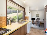 https://images.listonce.com.au/custom/160x/listings/10-meadowlark-lane-mooroolbark-vic-3138/541/01529541_img_05.jpg?sQx7nkHt7MI