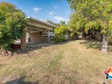 https://images.listonce.com.au/custom/160x/listings/10-meadowlark-lane-mooroolbark-vic-3138/541/01529541_img_12.jpg?N7uDAFJQLB4