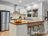https://images.listonce.com.au/custom/160x/listings/10-meadowvale-court-lilydale-vic-3140/813/01525813_img_07.jpg?kZyH2kh62-c