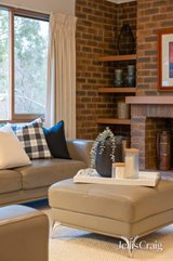 https://images.listonce.com.au/custom/160x/listings/10-montanus-court-ringwood-vic-3134/691/01959691_img_03.jpg?pbwMzZmYhvA